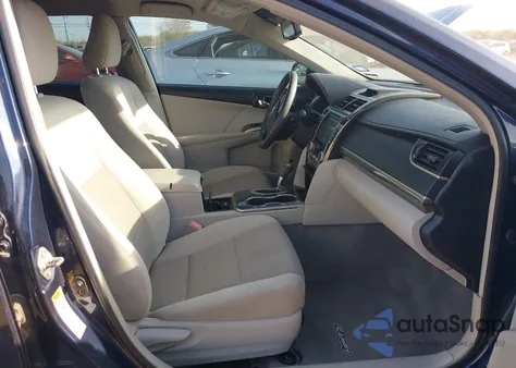 2014 Toyota Camry Hybrid Xle z USA, uszkodzony, nr VIN 4T1BD1FK0EU111719